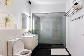 Embassy Gardens Apartment