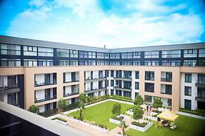 Embassy Gardens Apartment