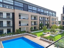 Embassy Gardens Apartment