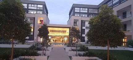 Embassy Gardens Apartment