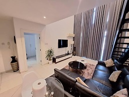 Embassy Gardens Apartment