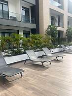 Embassy Gardens Apartment