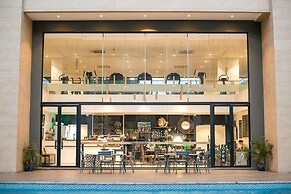 Embassy Gardens Apartment