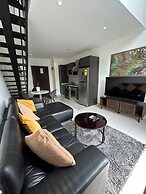 Embassy Gardens Apartment