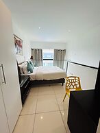 Embassy Gardens Apartment