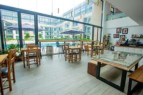 Embassy Gardens Apartment