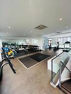 Embassy Gardens Apartment