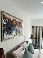 Embassy Gardens Apartment