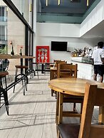 Embassy Gardens Apartment