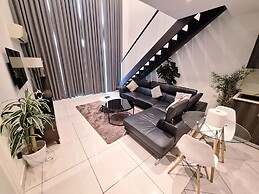 Embassy Gardens Apartment