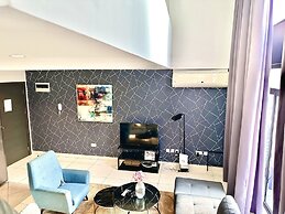 Embassy Gardens Apartment