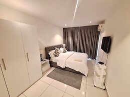 Embassy Gardens Apartment