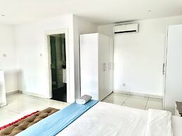 Embassy Gardens Apartment