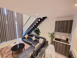 Embassy Gardens Apartment