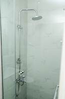 Embassy Gardens Apartment