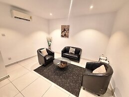 Embassy Gardens Apartment