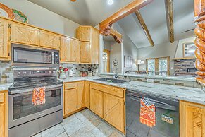 Near Hiking Trails: Spacious Cloudcroft Retreat!