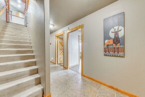 Near Hiking Trails: Spacious Cloudcroft Retreat!