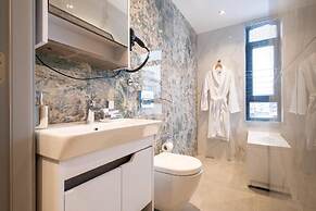 The Platine Plus Suite