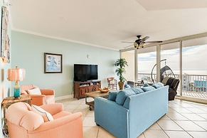 Gulf Shores Beachfront Condo w/ Community Pool!