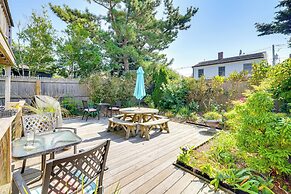 Walk to Beach: Charming Condo in Provincetown!