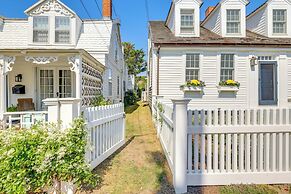 Walk to Beach: Charming Condo in Provincetown!