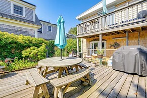 Walk to Beach: Charming Condo in Provincetown!