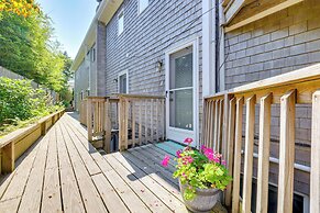 Walk to Beach: Charming Condo in Provincetown!