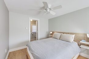 Walk to Beach: Charming Condo in Provincetown!