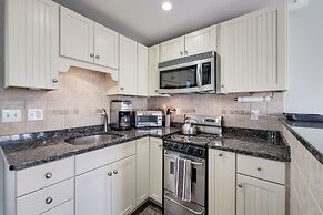 Walk to Beach: Charming Condo in Provincetown!