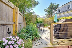 Walk to Beach: Charming Condo in Provincetown!