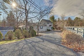 Riverfront Kresgeville Getaway Near Blue Mountain!