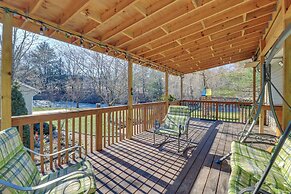Riverfront Kresgeville Getaway Near Blue Mountain!