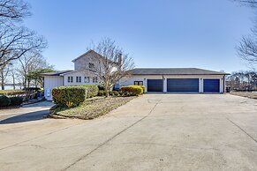 Lake Hartwell Home w/ Dock + Fire Pit!