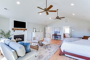 Lake Hartwell Home w/ Dock + Fire Pit!