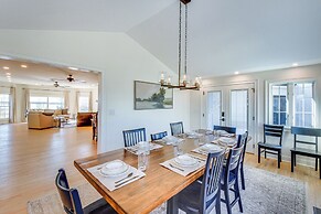 Lake Hartwell Home w/ Dock + Fire Pit!