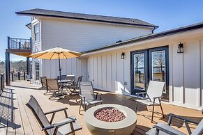 Lake Hartwell Home w/ Dock + Fire Pit!