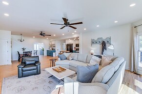 Lake Hartwell Home w/ Dock + Fire Pit!