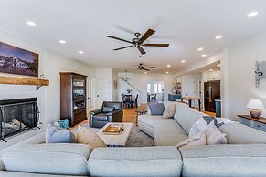 Lake Hartwell Home w/ Dock + Fire Pit!