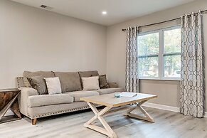 Idyllic Oldsmar Vacation Rental: 1 Mi to Beach!