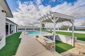 Sunny Arizona Oasis w/ Views - 2 Mi to Lake Havasu