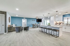 Sunny Arizona Oasis w/ Views - 2 Mi to Lake Havasu