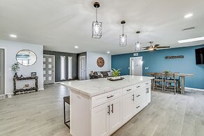 Sunny Arizona Oasis w/ Views - 2 Mi to Lake Havasu