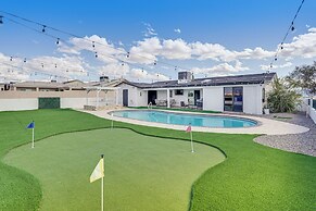 Sunny Arizona Oasis w/ Views - 2 Mi to Lake Havasu