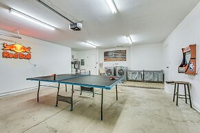 Sunny Arizona Oasis w/ Views - 2 Mi to Lake Havasu