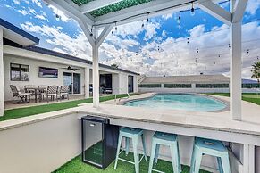 Sunny Arizona Oasis w/ Views - 2 Mi to Lake Havasu