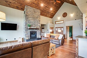 Spacious Priest River Retreat: 35 Mi to Schweitzer