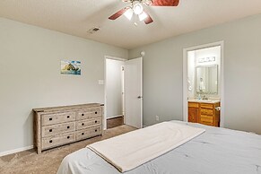 9 Mi to Downtown Indianapolis: Quiet Home w/ Yard