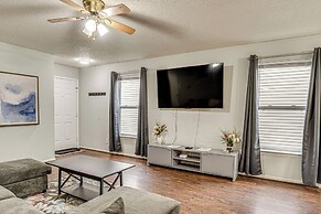 9 Mi to Downtown Indianapolis: Quiet Home w/ Yard