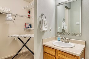 9 Mi to Downtown Indianapolis: Quiet Home w/ Yard